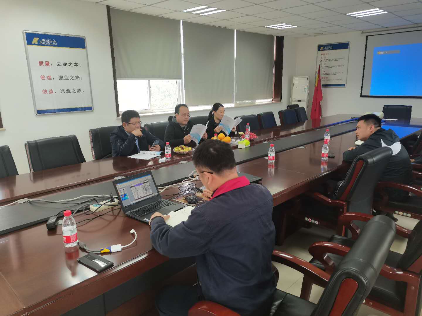Warmly welcome President Ding, Song Yuke and Liu Tian of Carlisle (Meizhou) Rubber Products Co., Ltd. to come to the company for review and guidance on October 9, 2020.